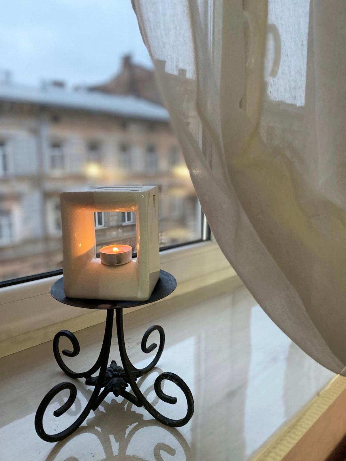 поруч жд та центру міста * Львів